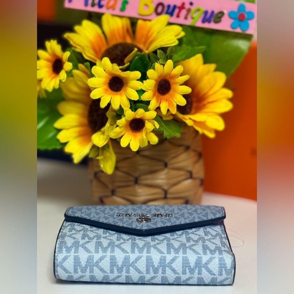 🆕MICHAEL KORS S Jet Set Light blue/Silver Charm MD Envelope Trifold Wallet - Picture 8 of 17